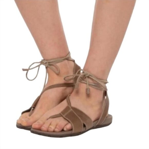 Chaco Brown and Tan Women's Sage gladiator wrap Sandals 8 - Picture 1 of 9